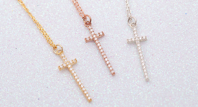 Guide to Cross Necklaces