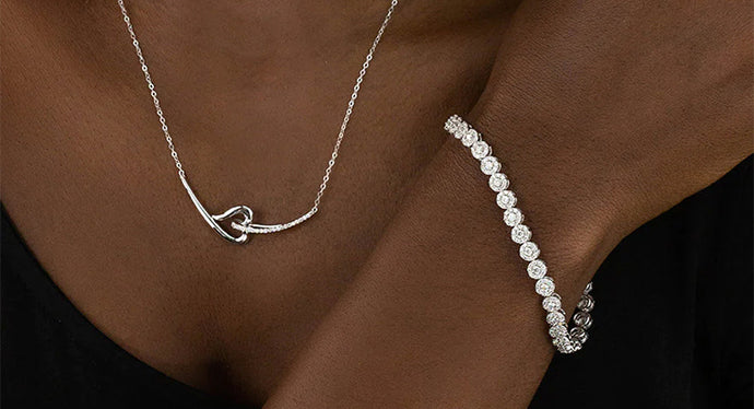 Best Jewelry Gifts for Your Best Friend | With Clarity