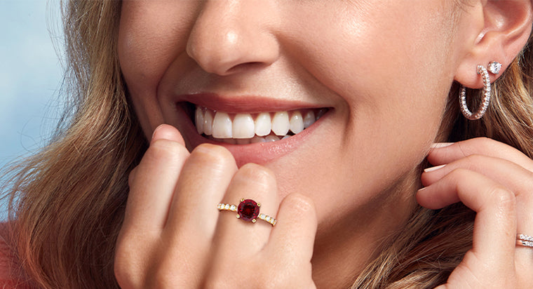 Best Jewelry Gifts for Your Sister | With Clarity