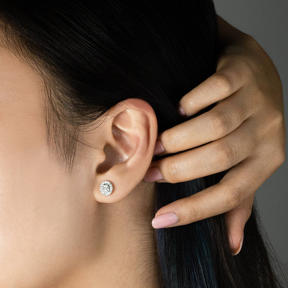 What Are Halo Style Earrings and Why Are They a Good Choice?