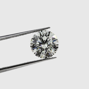 What You Need to Know About VVS Clarity Diamonds and How They'll Actually Look In Person