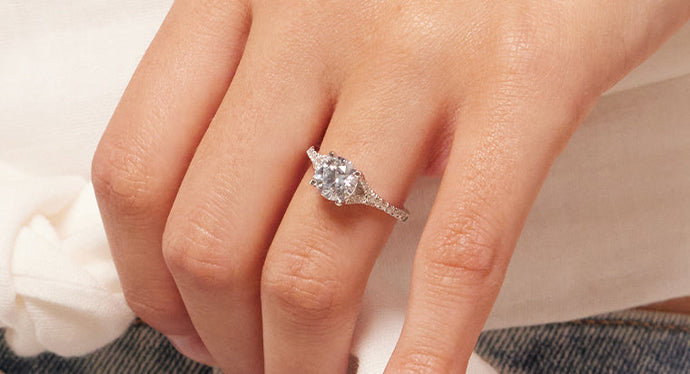 Buying Guide for Round Engagement Rings
