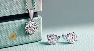 With Clarity announces Gift Sets just in time for the Holiday Season
