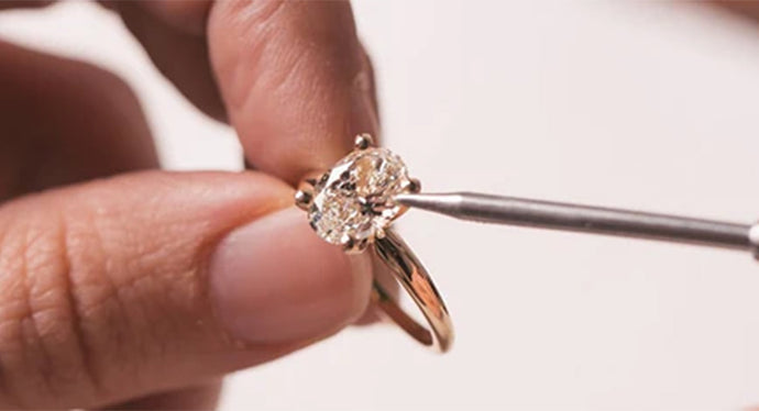 Here’s Which Diamond Clarity Is Best Overall And If You're On A Budget