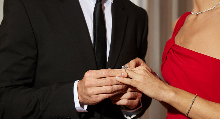 Is there an ideal carat size for a diamond engagement ring?