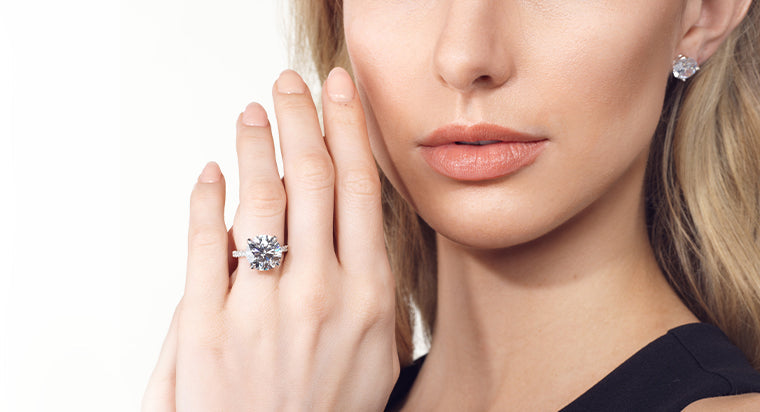 The Ultimate Buying Guide to Luxury Diamond Engagement Rings | With Clarity
