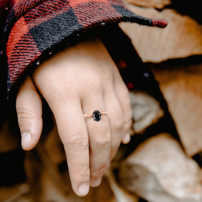 black diamond ring hand