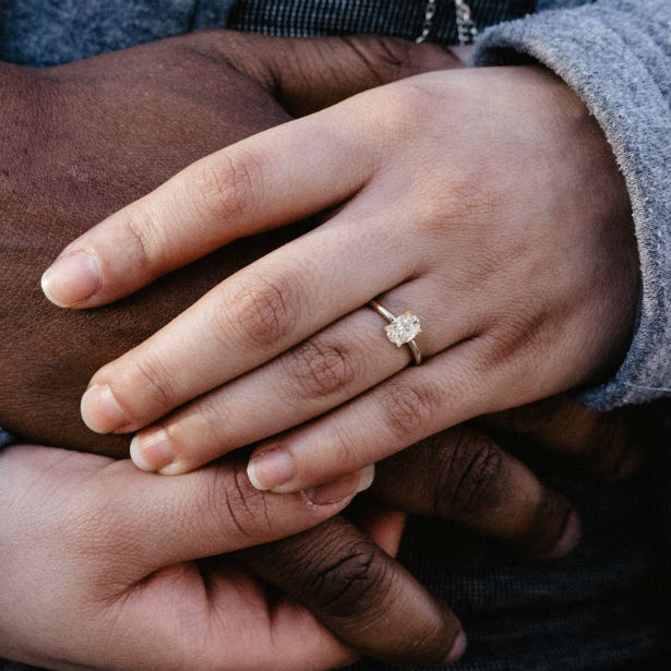 Put the Spotlight On the Diamond With An Oval Solitaire Engagement Ring