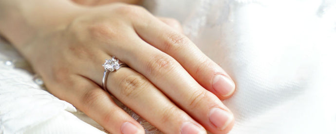 THESE FLOATING DIAMOND ENGAGEMENT RINGS ARE PURE MAGIC