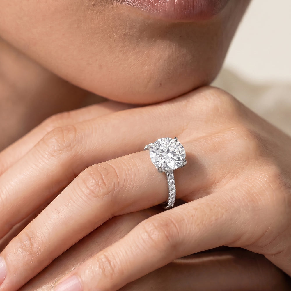 The Tulip Lumière Ring with Emerald Cut Diamond in 14KT Yellow Gold view 3
