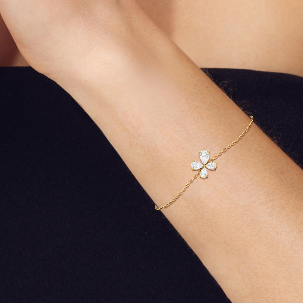 Clover Chain Bracelet with 1 Cut Diamond in 14KT Yellow Gold view 4

