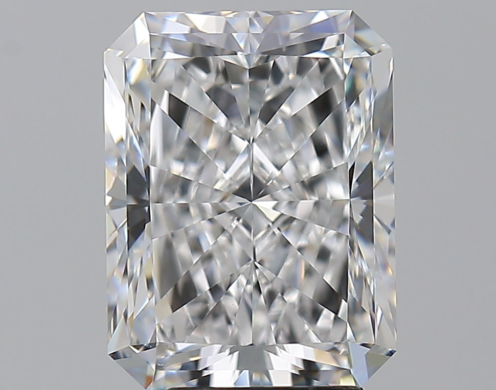 5.01 Carat Radiant Natural Diamond with  Cut Diamond in 14KT  view 1
