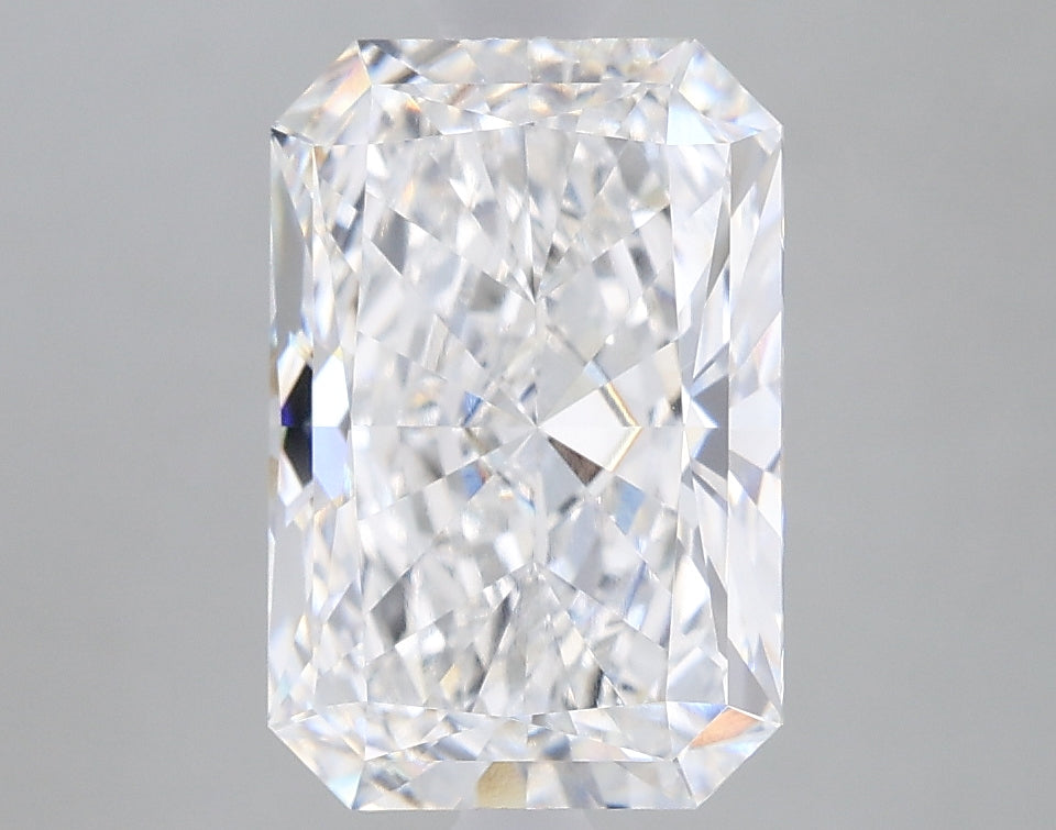 2.87 Carat Radiant Lab Diamond with  Cut Diamond in 14KT  view 1

