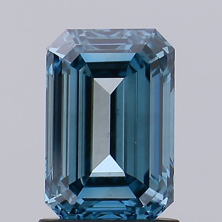 1.6 Carat Emerald Lab Diamond with  Cut Diamond in 14KT  view 1
