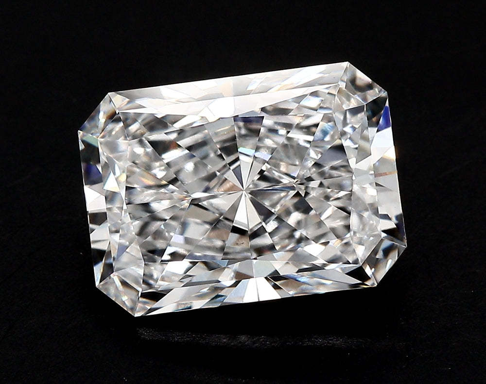 2.09 Carat Radiant Lab Diamond with  Cut Diamond in 14KT  view 1
