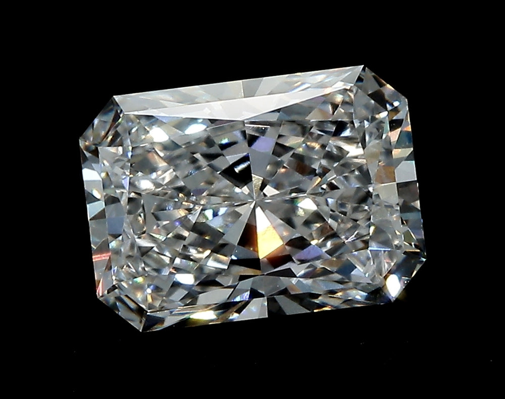 2.53 Carat Radiant Lab Diamond with  Cut Diamond in 14KT  view 1
