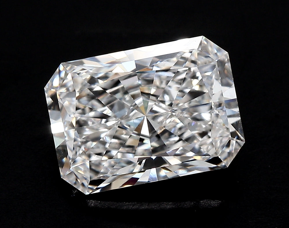 5.09 Carat Radiant Lab Diamond with  Cut Diamond in 14KT  view 1
