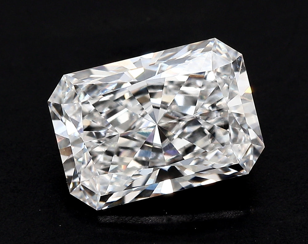 4.17 Carat Radiant Lab Diamond with  Cut Diamond in 14KT  view 1

