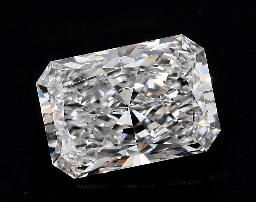 4.02 Carat Radiant Lab Diamond with  Cut Diamond in 14KT  view 1
