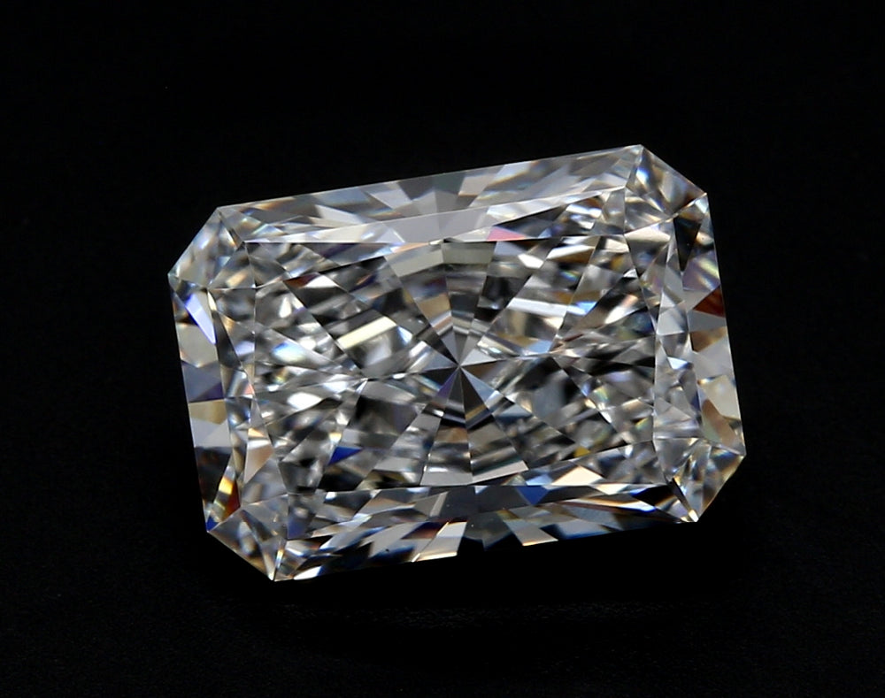 2.52 Carat Radiant Lab Diamond with  Cut Diamond in 14KT  view 1
