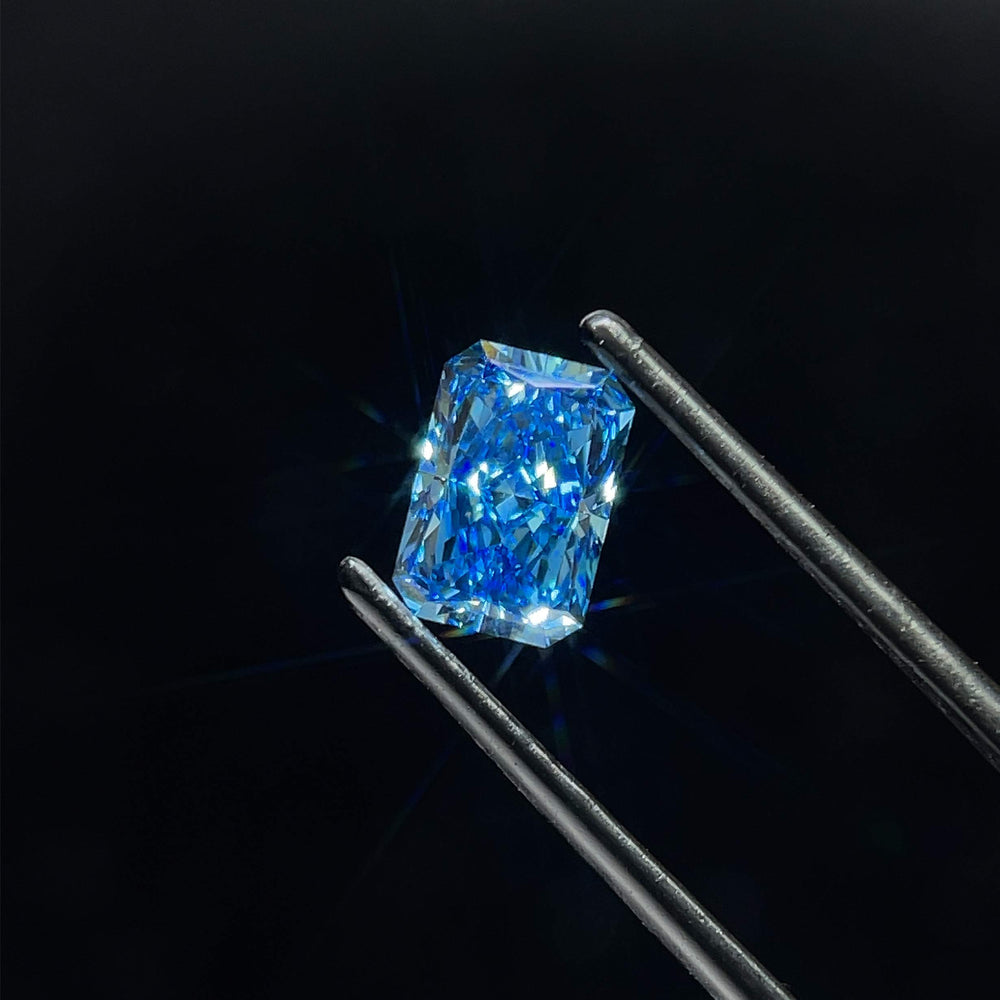 1.52 Carat Radiant Lab Diamond with  Cut Diamond in 14KT  view 1
