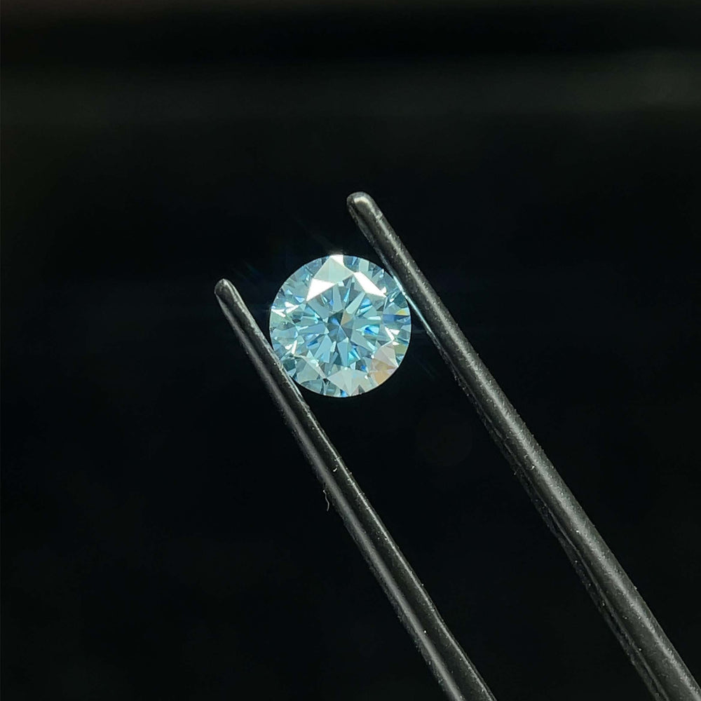 1.09 Carat Round Lab Diamond with  Cut Diamond in 14KT  view 1

