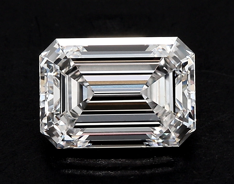 0.92 Carat Emerald Lab Diamond with  Cut Diamond in 14KT  view 1
