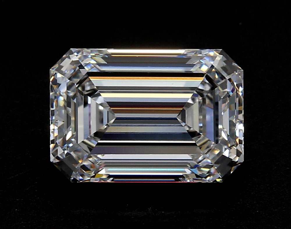 2.0 Carat Emerald Lab Diamond with  Cut Diamond in 14KT  view 1
