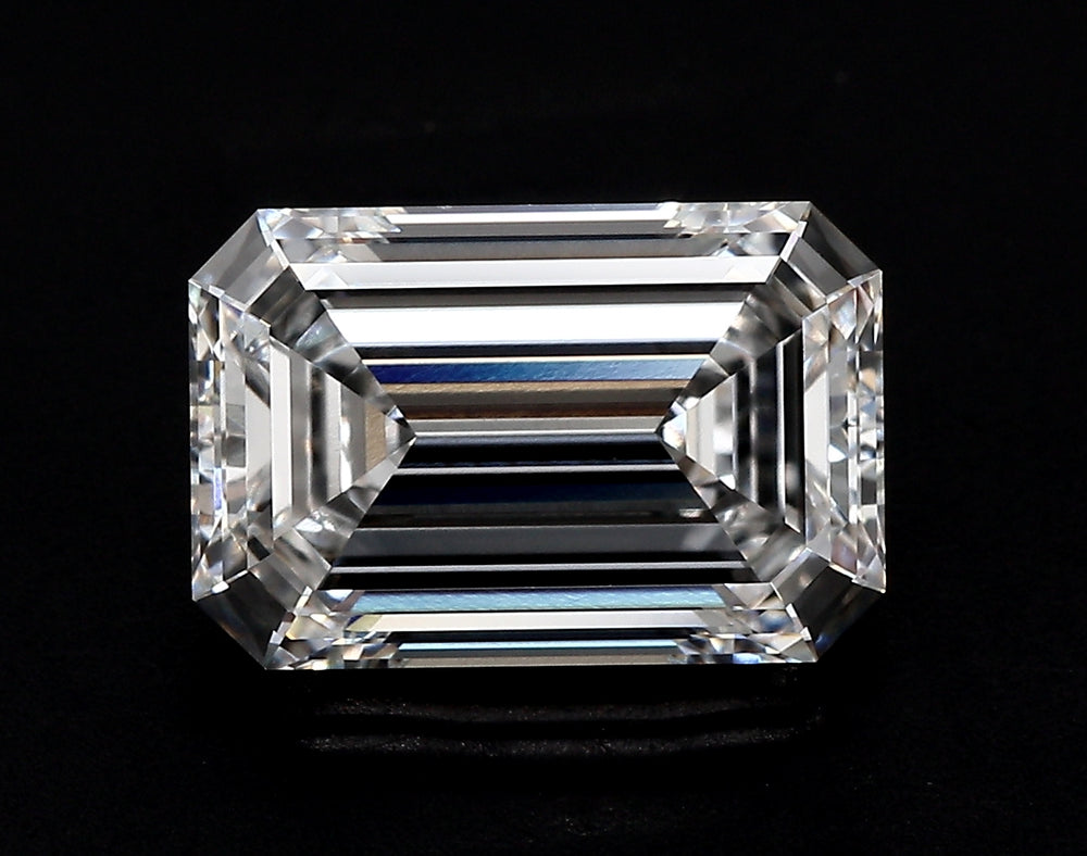 0.93 Carat Emerald Lab Diamond with  Cut Diamond in 14KT  view 1
