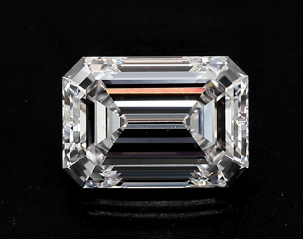 0.95 Carat Emerald Lab Diamond with  Cut Diamond in 14KT  view 1
