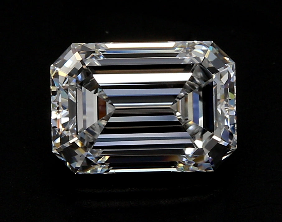 0.89 Carat Emerald Lab Diamond with  Cut Diamond in 14KT  view 1
