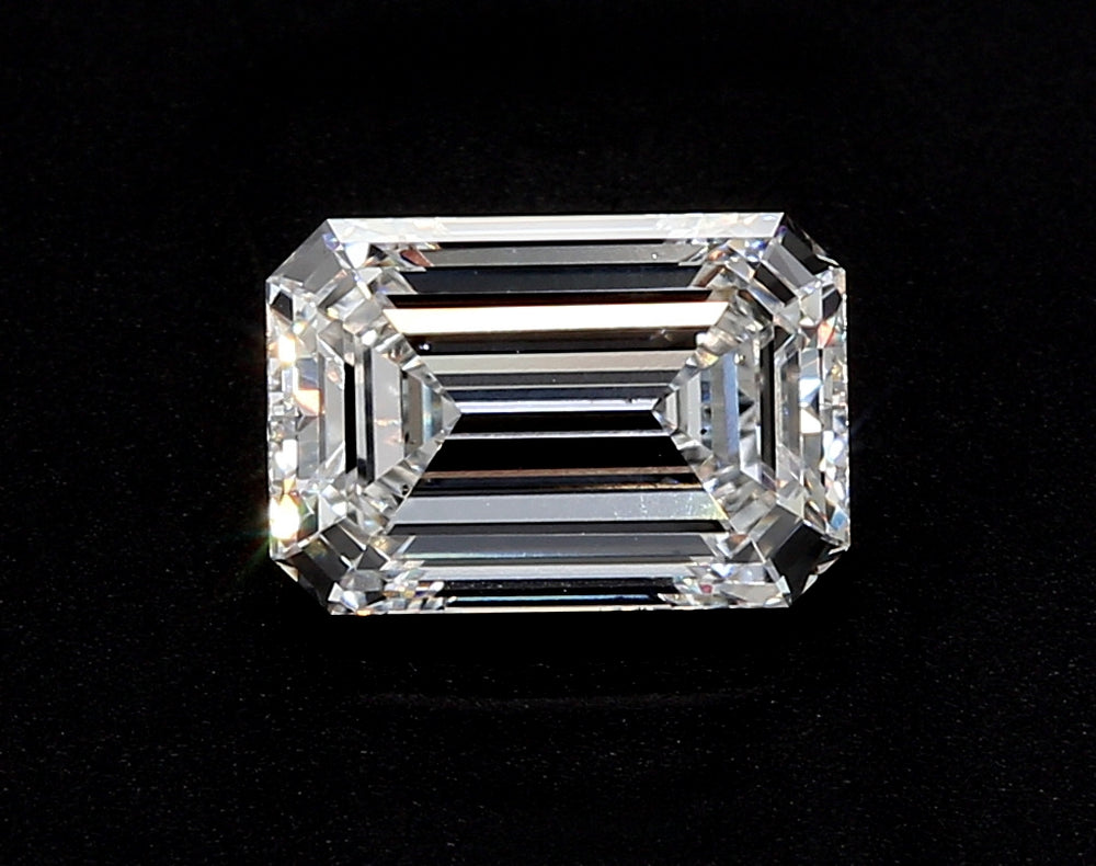 2.5 Carat Emerald Lab Diamond with  Cut Diamond in 14KT  view 1
