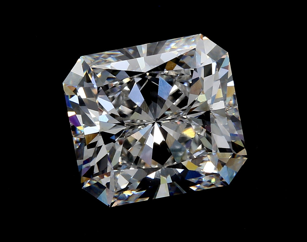 4.03 Carat Radiant Lab Diamond with  Cut Diamond in 14KT  view 1
