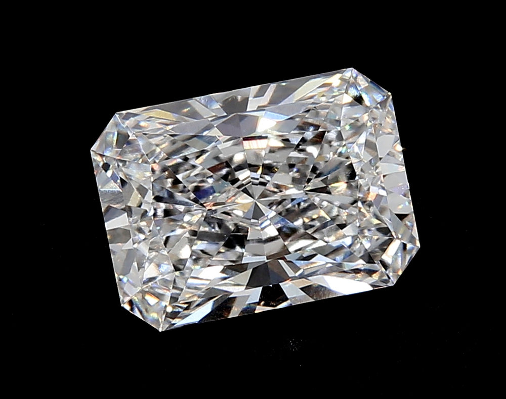 2.02 Carat Radiant Lab Diamond with  Cut Diamond in 14KT  view 1
