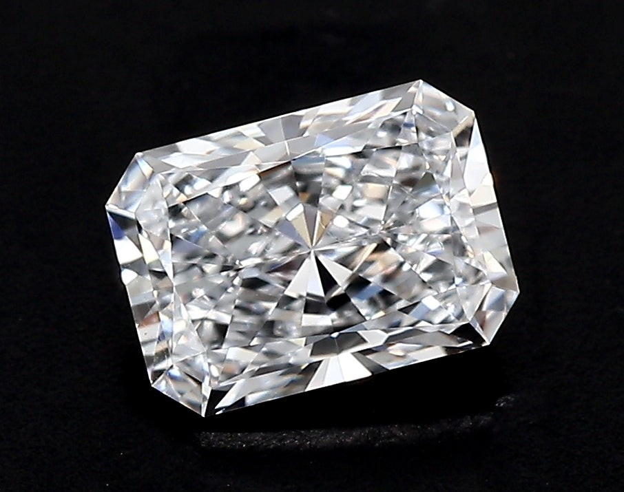 5.07 Carat Radiant Lab Diamond with  Cut Diamond in 14KT  view 1
