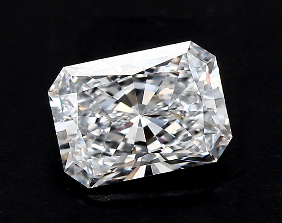5.07 Carat Radiant Lab Diamond with  Cut Diamond in 14KT  view 1

