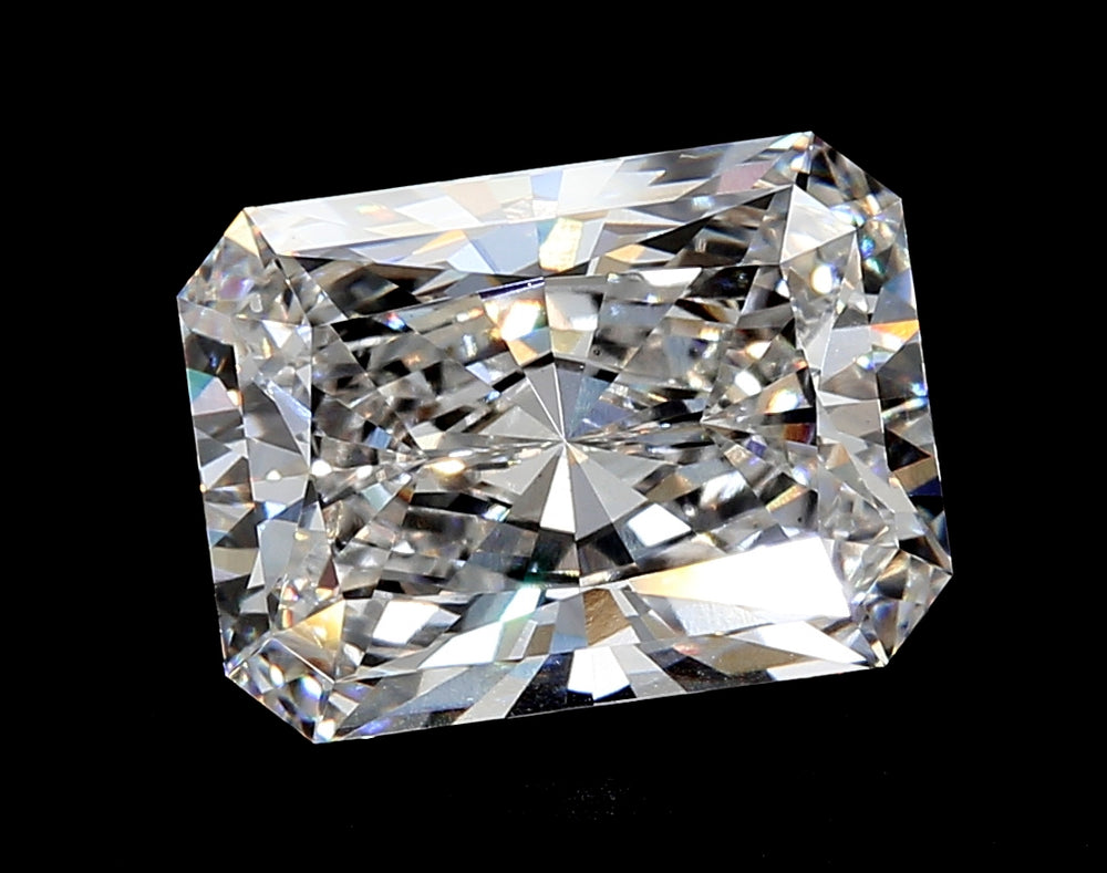 4.0 Carat Radiant Lab Diamond with  Cut Diamond in 14KT  view 1
