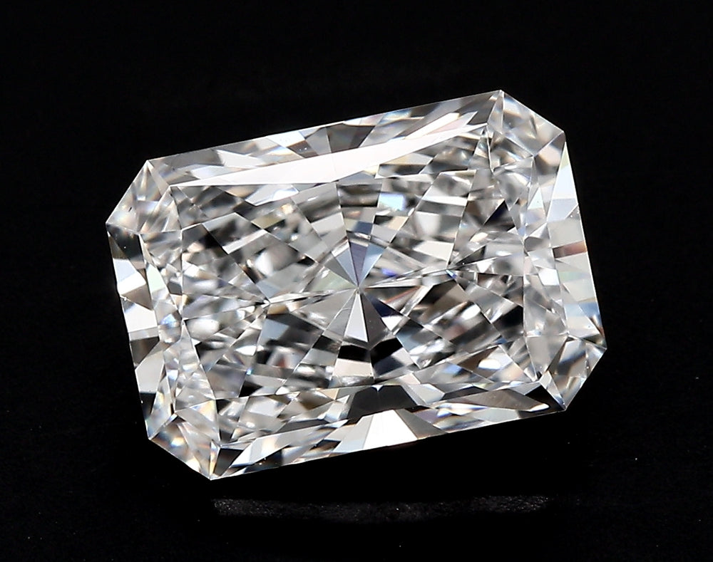 3.94 Carat Radiant Lab Diamond with  Cut Diamond in 14KT  view 1
