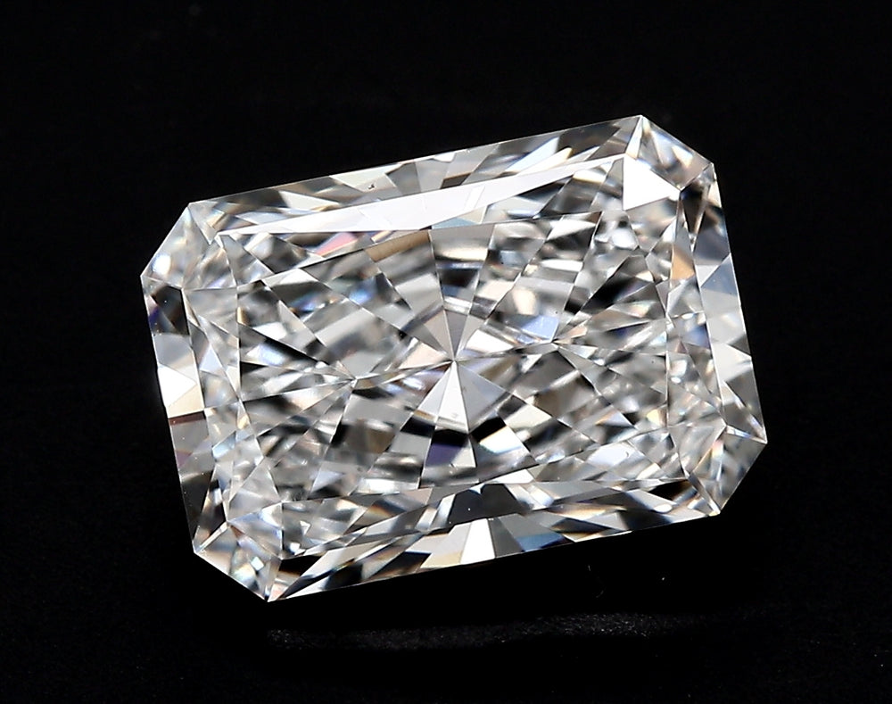 2.75 Carat Radiant Lab Diamond with  Cut Diamond in 14KT  view 1
