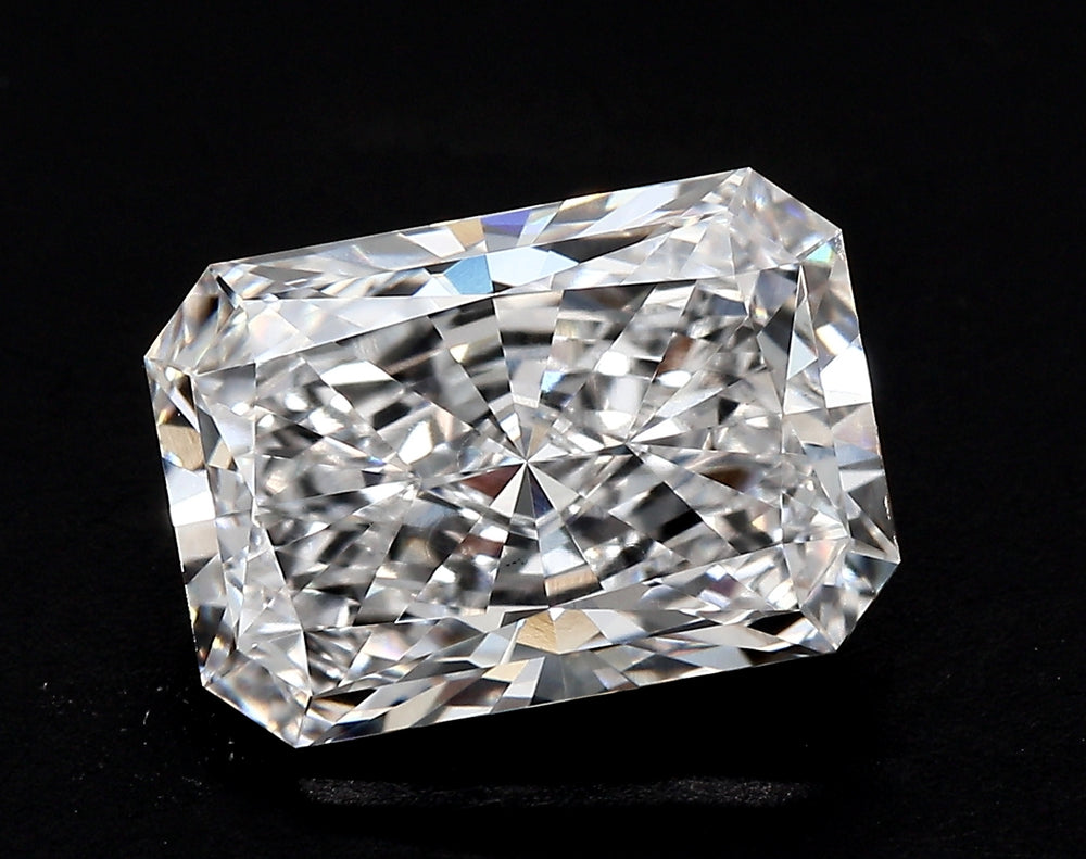 2.75 Carat Radiant Lab Diamond with  Cut Diamond in 14KT  view 1

