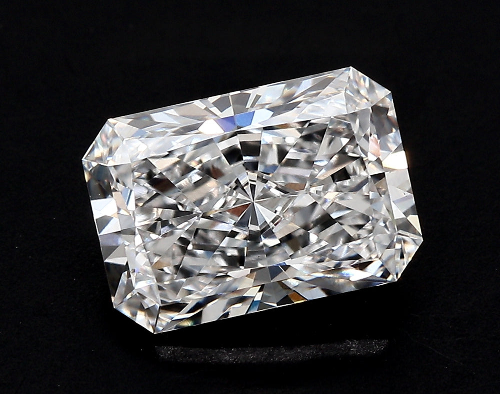4.07 Carat Radiant Lab Diamond with  Cut Diamond in 14KT  view 1
