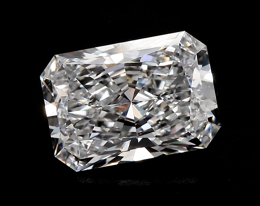 2.84 Carat Radiant Lab Diamond with  Cut Diamond in 14KT  view 1
