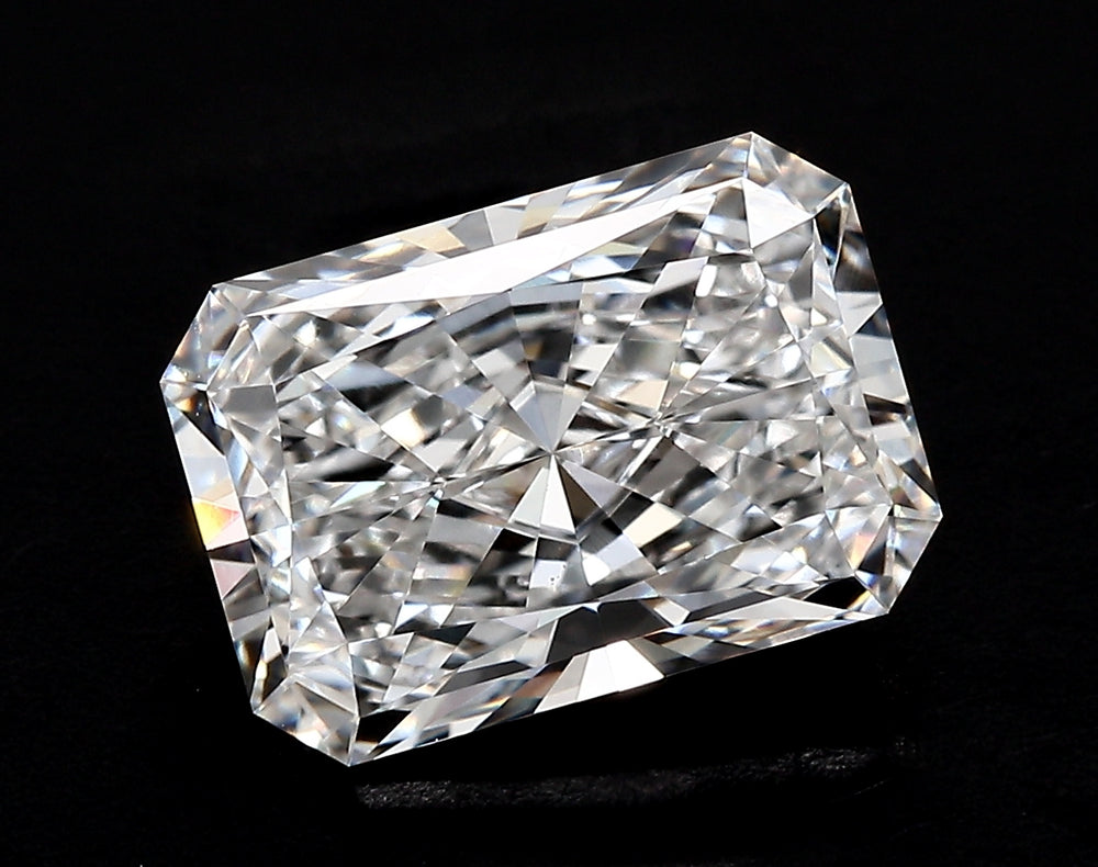 4.07 Carat Radiant Lab Diamond with  Cut Diamond in 14KT  view 1
