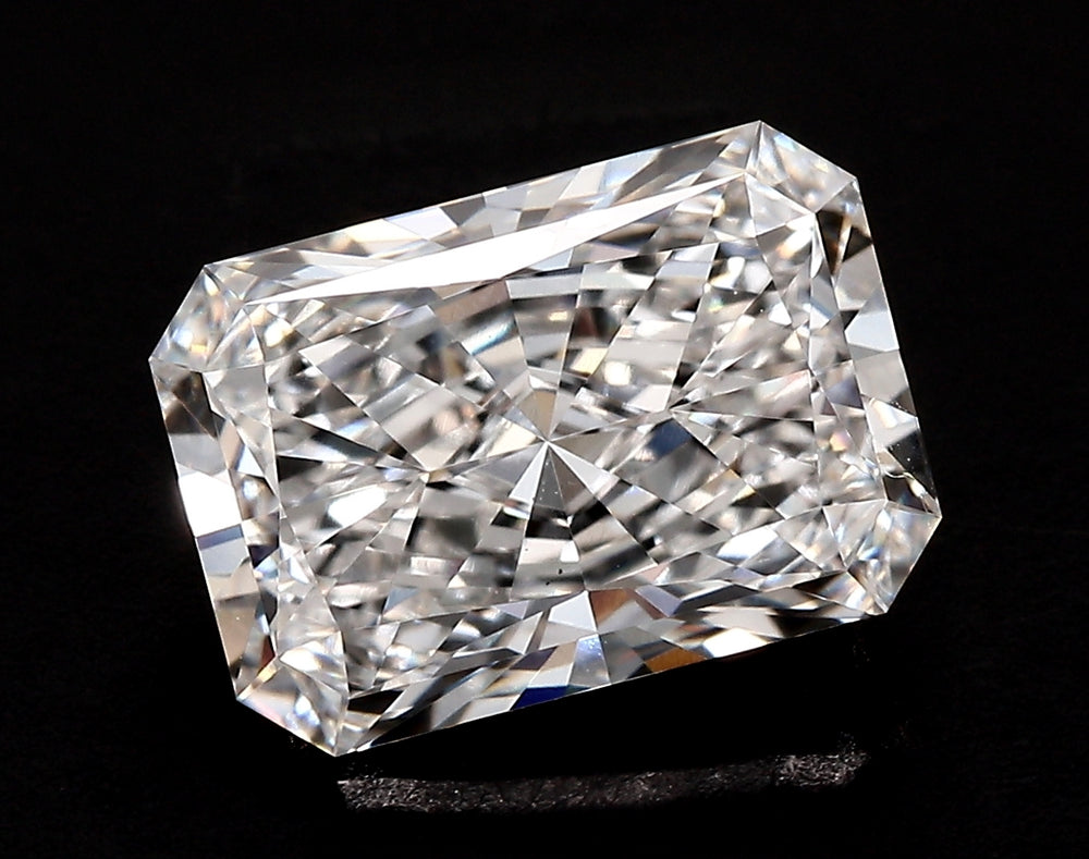 4.07 Carat Radiant Lab Diamond with  Cut Diamond in 14KT  view 1
