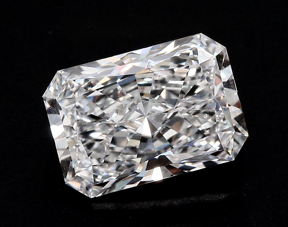 1.59 Carat Radiant Lab Diamond with  Cut Diamond in 14KT  view 1
