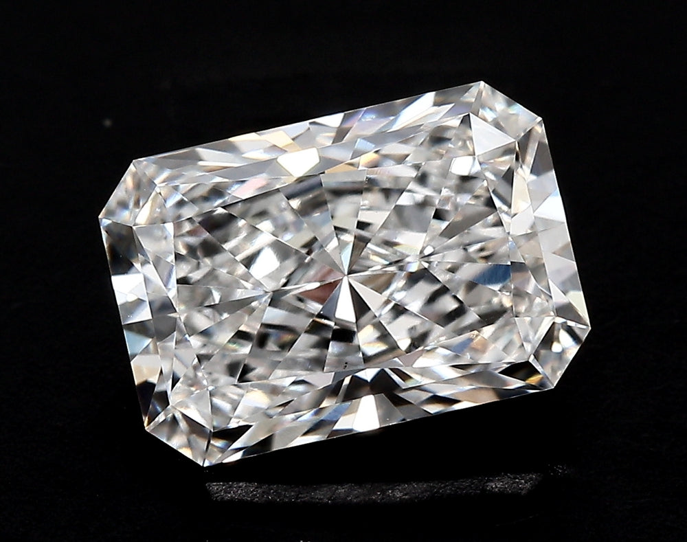 4.52 Carat Radiant Lab Diamond with  Cut Diamond in 14KT  view 1
