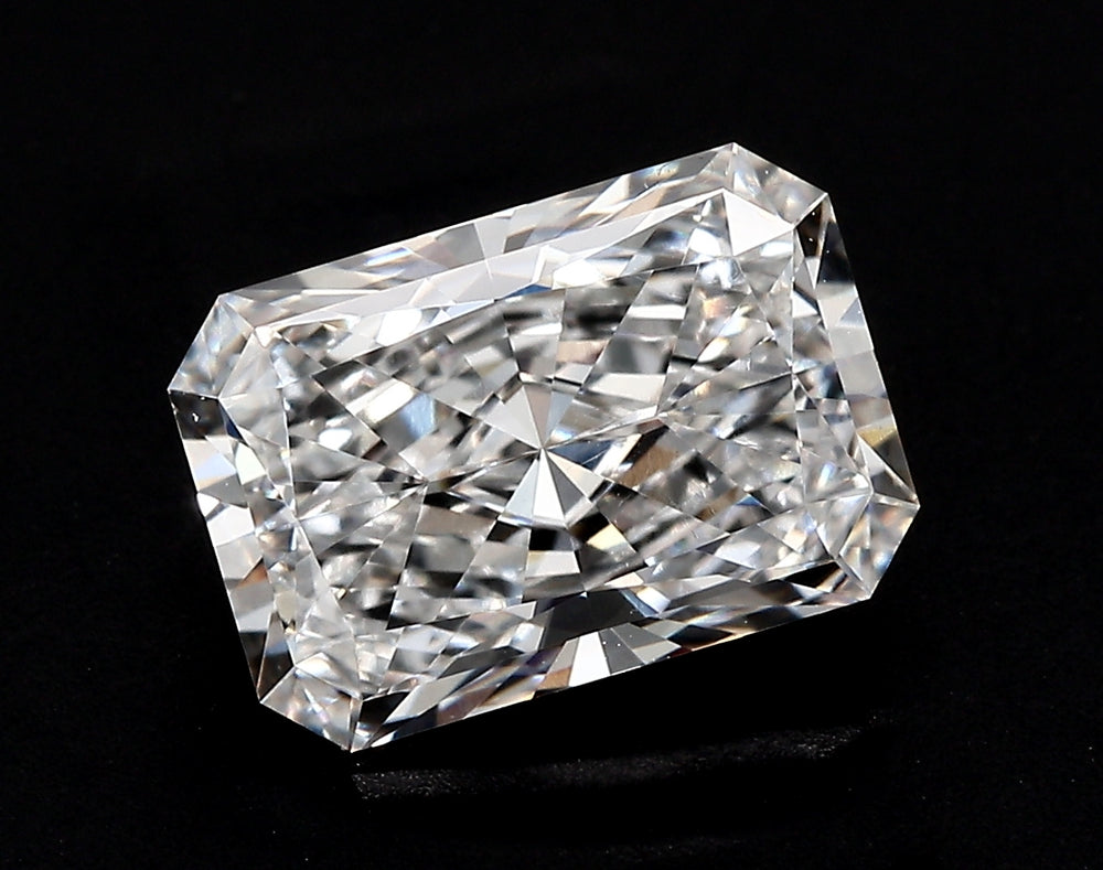 2.75 Carat Radiant Lab Diamond with  Cut Diamond in 14KT  view 1

