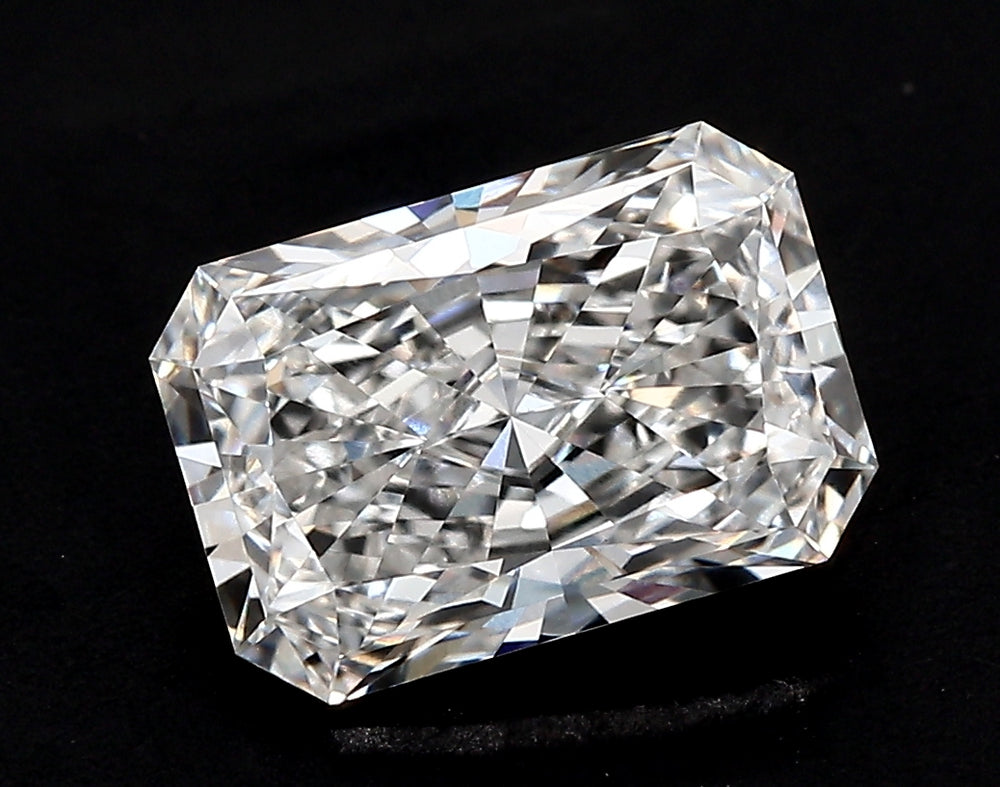 1.73 Carat Radiant Lab Diamond with  Cut Diamond in 14KT  view 1

