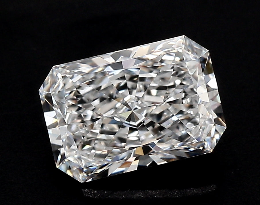 3.02 Carat Radiant Lab Diamond with  Cut Diamond in 14KT  view 1
