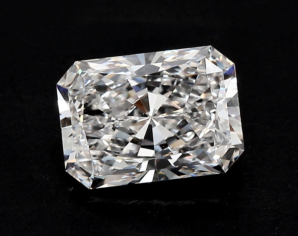 1.61 Carat Radiant Lab Diamond with  Cut Diamond in 14KT  view 1
